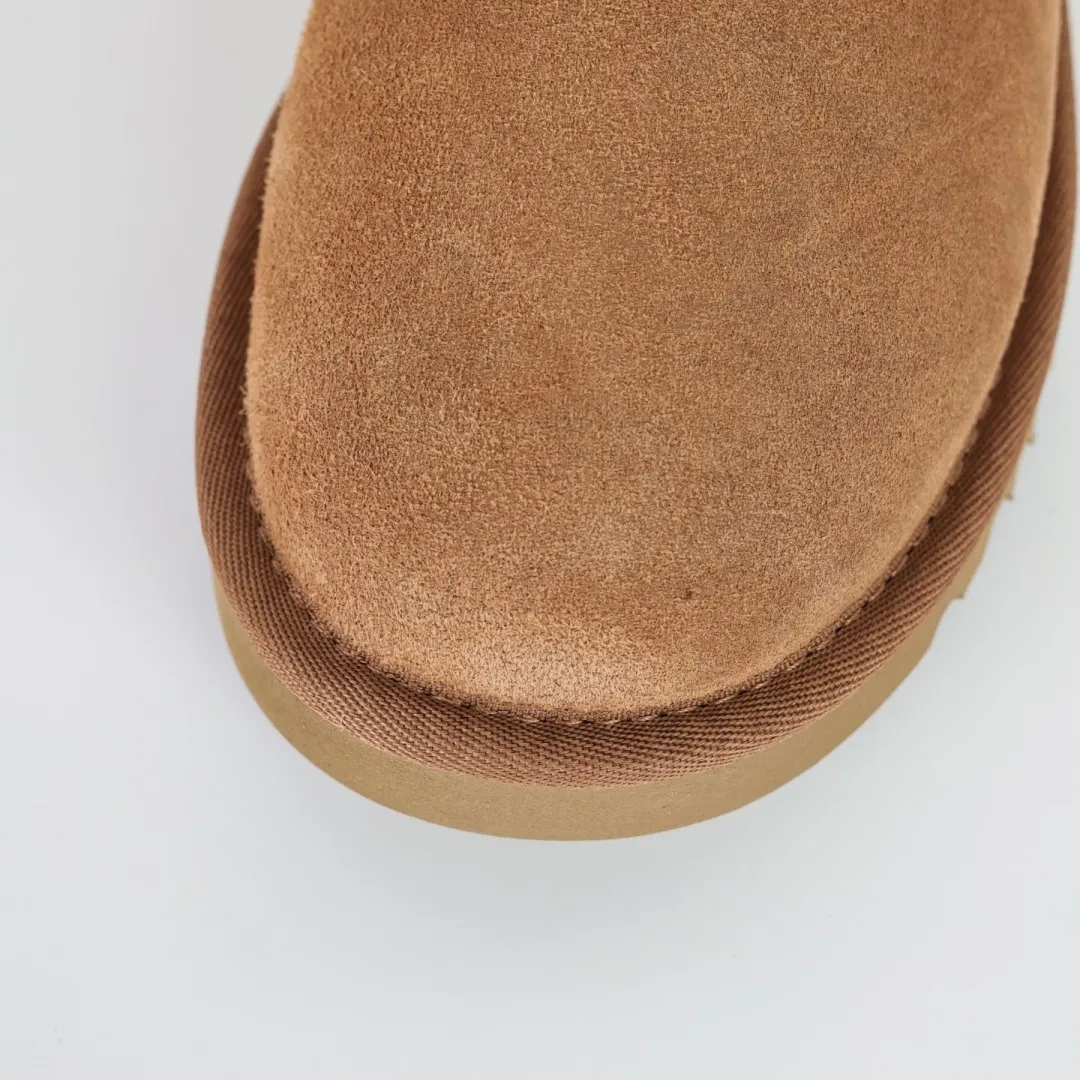 Pick up locally 💰620. The core recommendation is good price. The platform’s foreign trade is exclusively for UGG Classic women’s snow boots 1174576. Produced by the ten-year-old brand shoemaking factory production line. Pay attention to every detail. Longfeng A-grade genuine sheep fur is integrated. It is built in full compliance with the ZP process. Size: 35 36 37 38 39 40
